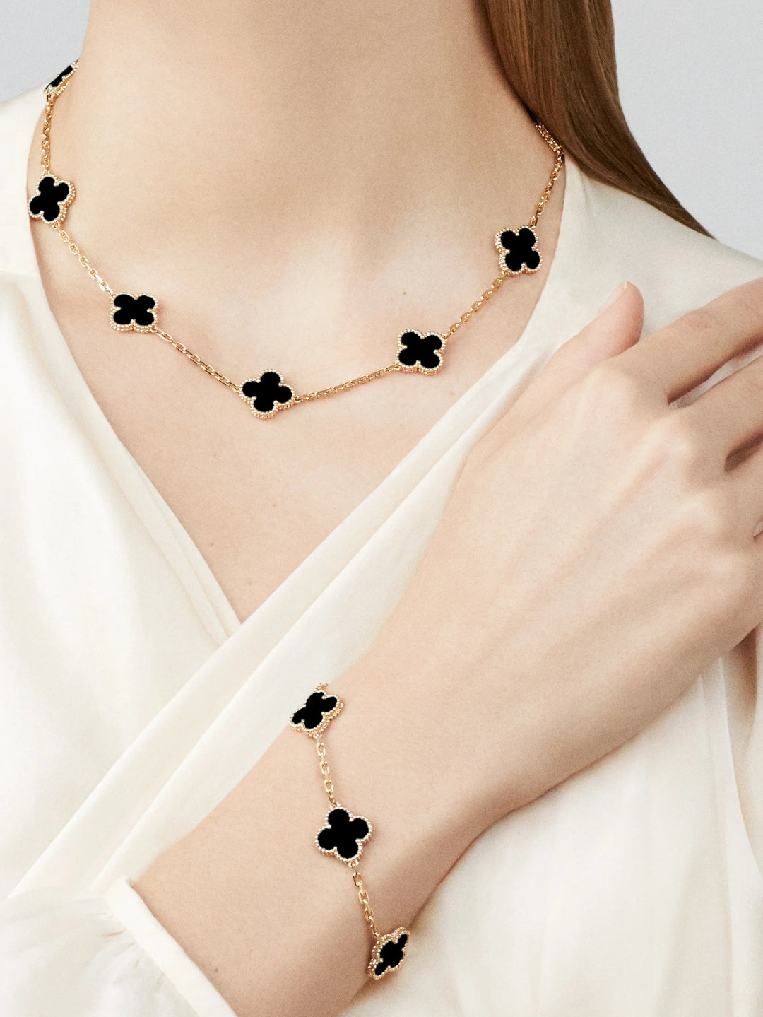 Combo Collar y Pulsera Van Cleef | Baño de Oro + Caja Premium Gratis✨